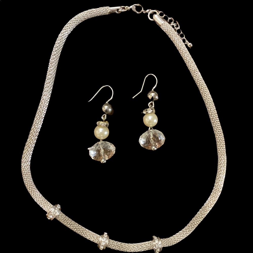 Necklace and earrings 44